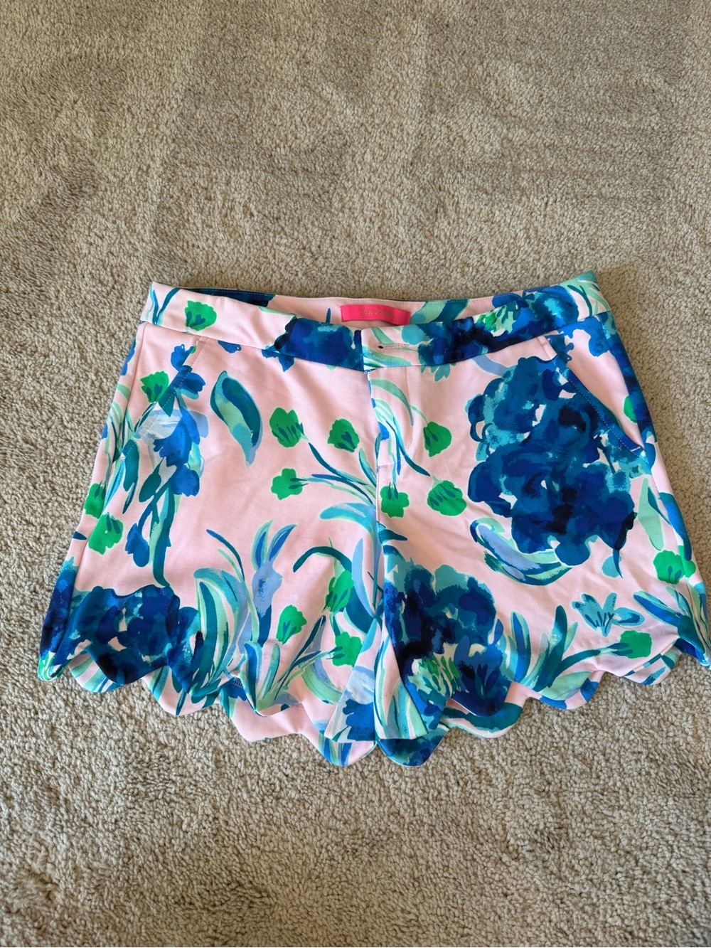Lilly Pulitzer scallop hem shorts